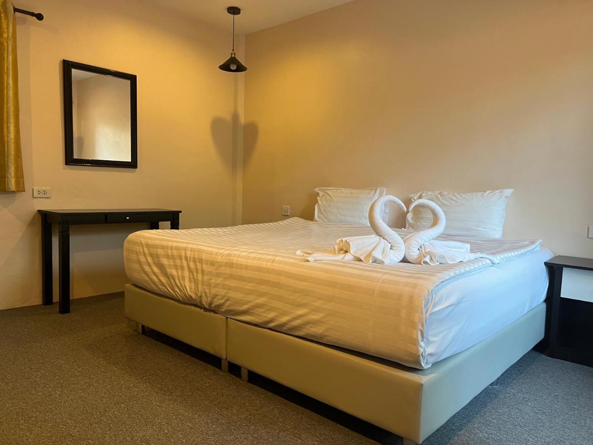 Vivi Hotel Resort Phuket Екстериор снимка