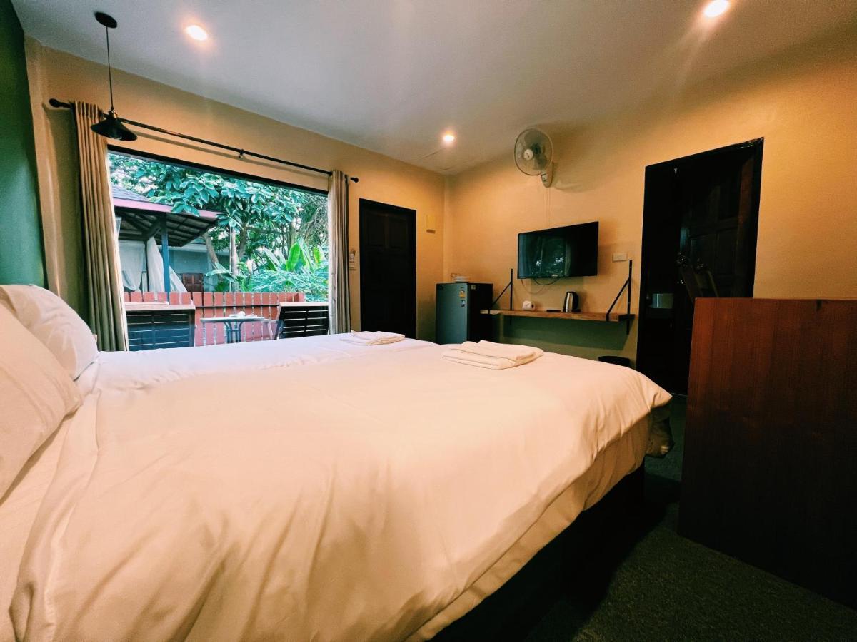 Vivi Hotel Resort Phuket Екстериор снимка