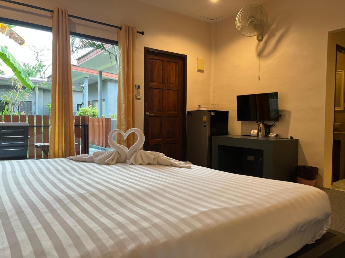 Vivi Hotel Resort Phuket Екстериор снимка