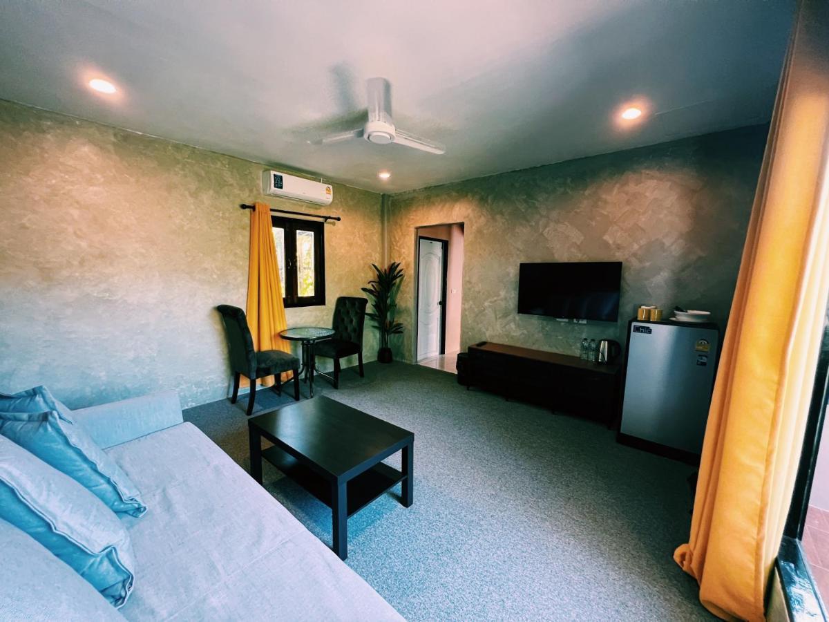 Vivi Hotel Resort Phuket Екстериор снимка