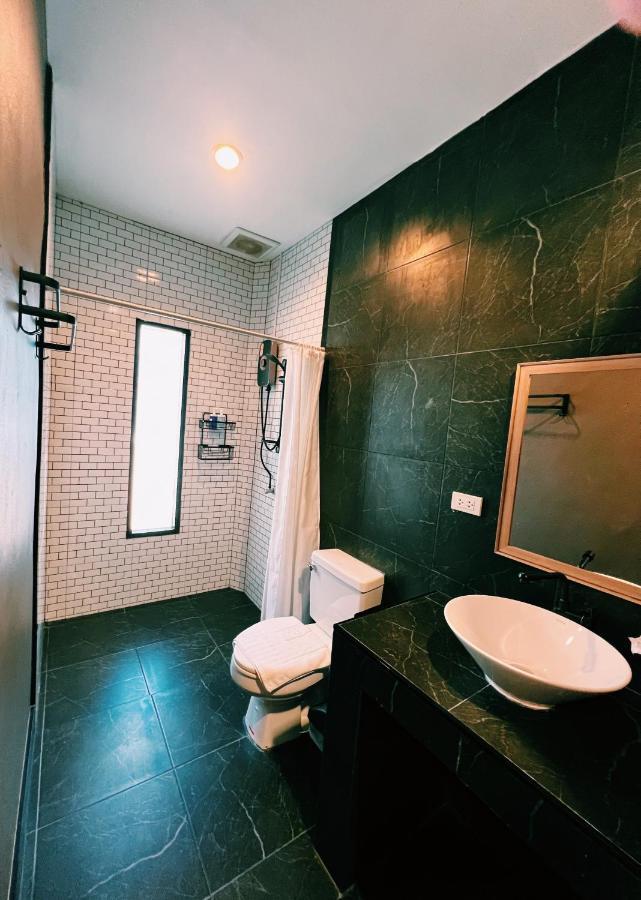 Vivi Hotel Resort Phuket Екстериор снимка
